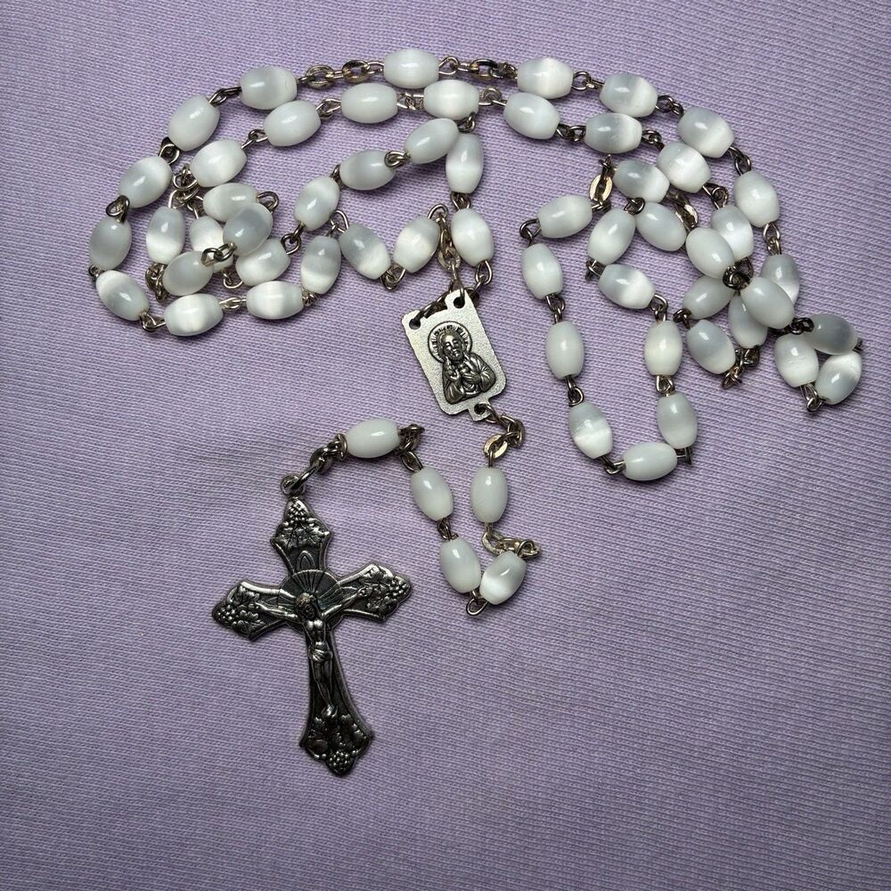 Vintage White Beads Catholic Rosary w Silver Tone Cross Marked Italy in Case - Picture 3 of 7